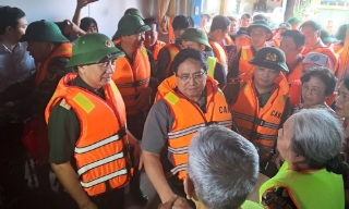 Thủ tướng Phạm Minh Chính tới Thái Nguyên thăm hỏi người dân, chỉ đạo khắc phục hậu quả mưa lũ